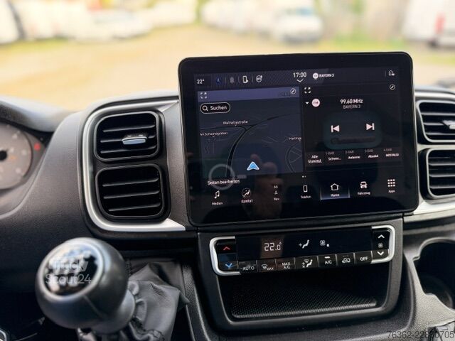 Furgon blaszak z wysokim dachem i długim rozstawem osi Peugeot Boxer 35 L4H2 140 KlimaKameraTempo Navi