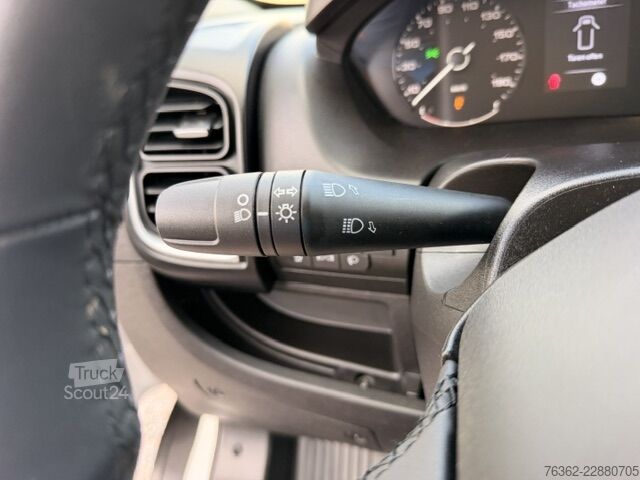 Furgon blaszak z wysokim dachem i długim rozstawem osi Peugeot Boxer 35 L4H2 140 KlimaKameraTempo Navi