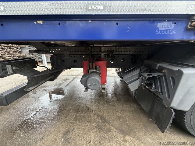 Kamion sa ravnom platformom Mercedes-Benz Atego 818L