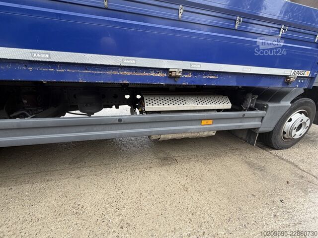 Kamion sa ravnom platformom Mercedes-Benz Atego 818L