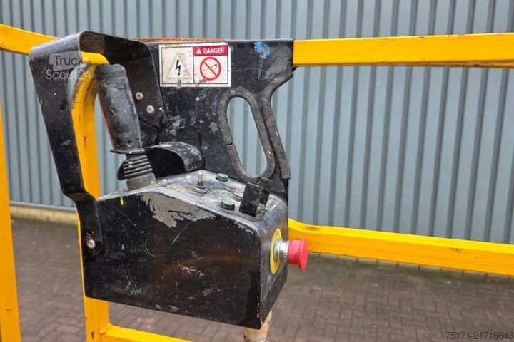 Ollós emelő Haulotte Compact 8 As-Is, Electric, 8m Working Height, 350k