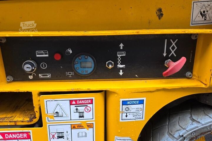 Ollós emelő Haulotte Compact 8 As-Is, Electric, 8m Working Height, 350k