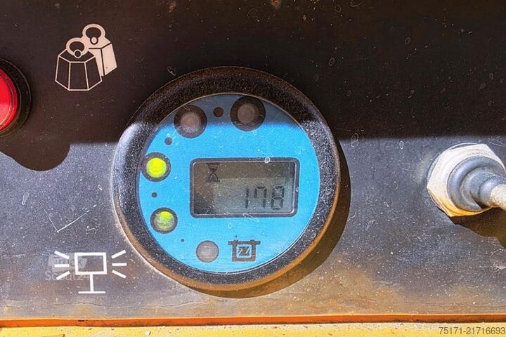 Podnośnik nożycowy Haulotte Compact 8 Electric, 8.2m Working Height, 350kg Cap