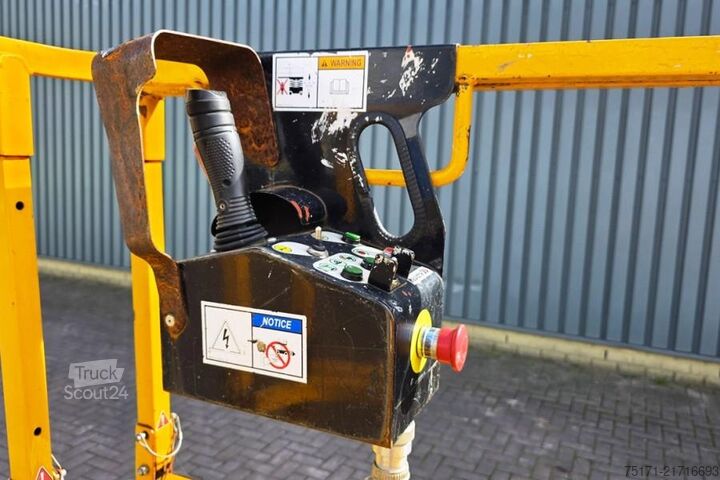 Podnośnik nożycowy Haulotte Compact 8 Electric, 8.2m Working Height, 350kg Cap