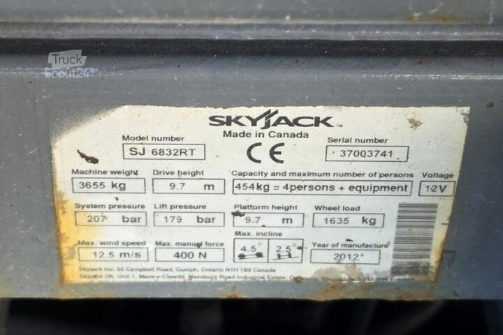 Ollós emelő SkyJack SJ6832RT Diesel, 4x4 Drive, 11.6m Working Height,