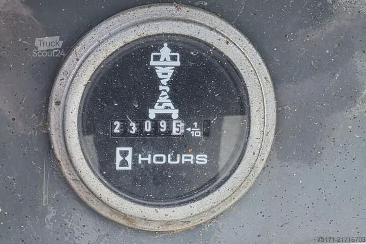 Ollós emelő SkyJack SJ6832RT Diesel, 4x4 Drive, 11.6m Working Height,