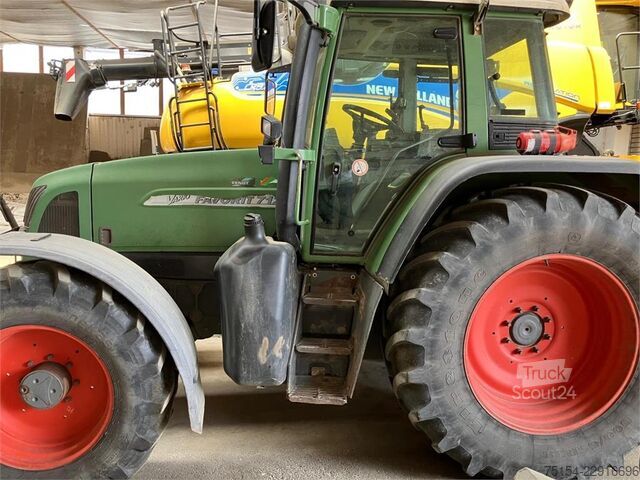 Traktori Fendt 712 Vario