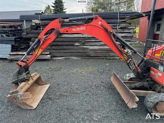 Minikoparka Kubota U17-3a Mini Excavator with 4 Buckets, Ripper, and