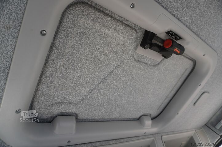 платформени камиони Iveco Stralis X-Way 310 4x2 E6 / Fassi F155