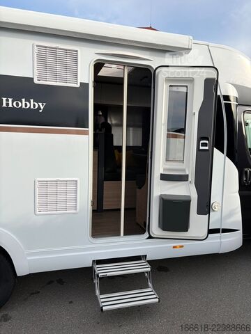 Halvintegrerad husbil HOBBY MAXIA T 740 WF Automatik, 180PS
