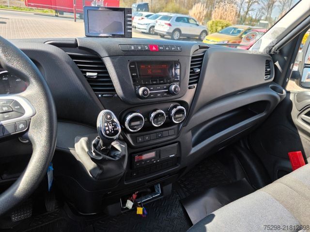 Transporter mit Koffer IVECO Daily 72-180 / Ldbw / 3 Sitzen / Aluklappen / 6D