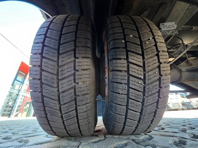 Transporter mit Koffer IVECO Daily 72-180 / Ldbw / 3 Sitzen / Aluklappen / 6D