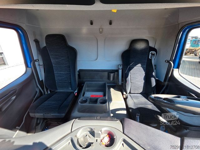 LKW mit Kofferaufbau MERCEDES-BENZ Atego1223 / Ladebordwand