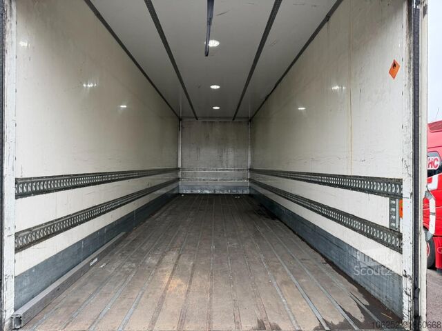 Koffer Volvo FM 330 6x2 CLOSED BOX 9m10 - LIFT + STEERING AX...