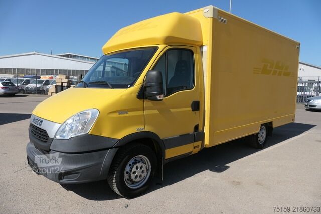 Furgão fechado iveco Daily 35 S11 C30C AUTOMATIK KAMERA Regale LUFT DURCHGANG EURO-5 CoC