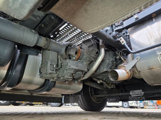 Standard dragbil DAF XF 530 FT / Intarder / 2 Tanks / Stanklima / 6E