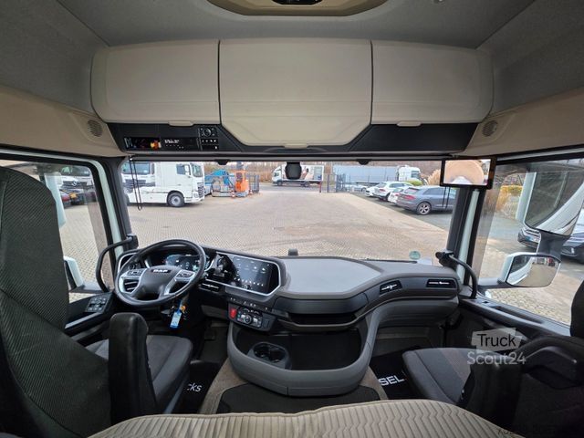 Standard dragbil DAF XF 530 FT / Intarder / 2 Tanks / Stanklima / 6E