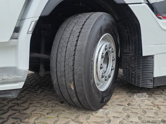 Standard dragbil DAF XF 530 FT / Intarder / 2 Tanks / Stanklima / 6E