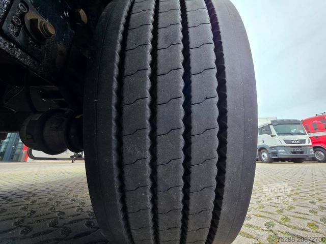 Furgona puspiekabe KÖGEL S18 / Rolltor / Doppelstock / Alubalken