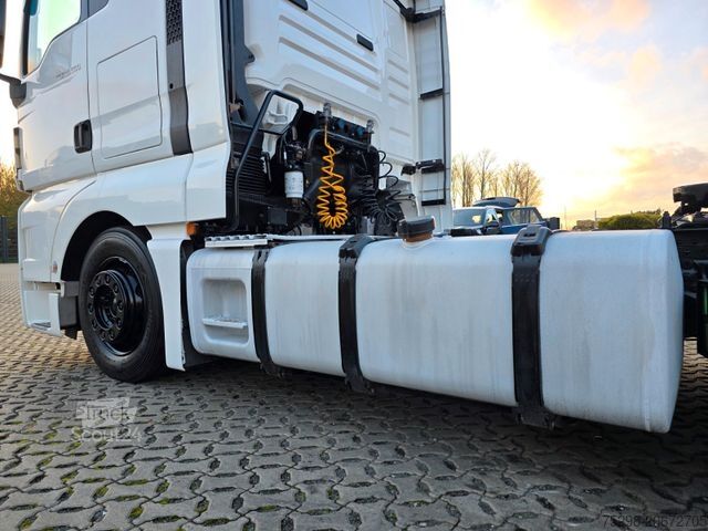 Véhicule tracteur volume MAN TGX 18.500 4X2 LLS-U / 2 Tanks / Xenon