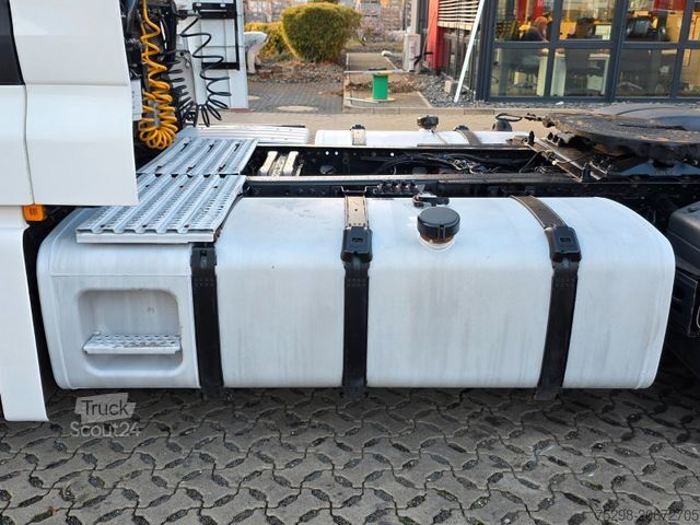 Véhicule tracteur volume MAN TGX 18.500 4X2 LLS-U / 2 Tanks / Xenon