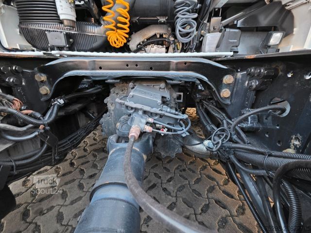 Véhicule tracteur volume MAN TGX 18.500 4X2 LLS-U / 2 Tanks / Xenon