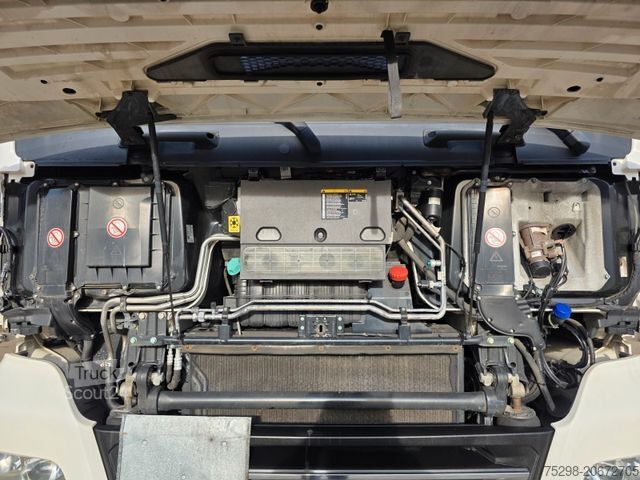 Véhicule tracteur volume MAN TGX 18.500 4X2 LLS-U / 2 Tanks / Xenon