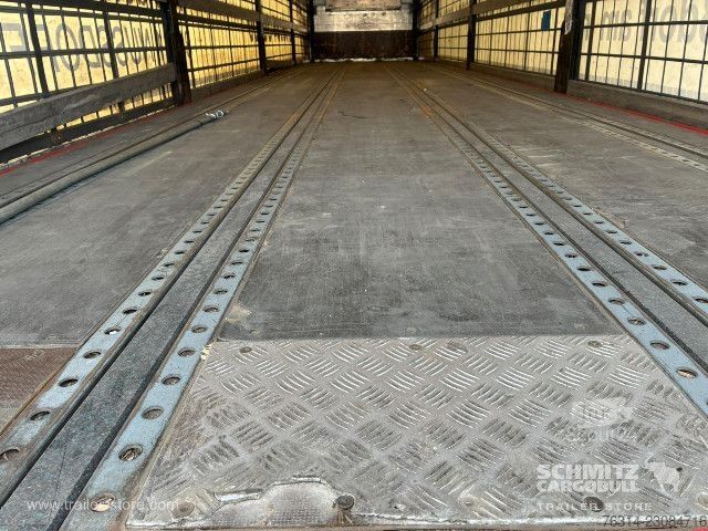 Nyitott ponyvás félpótkocsi Schwarzmüller Curtainsider Joloda