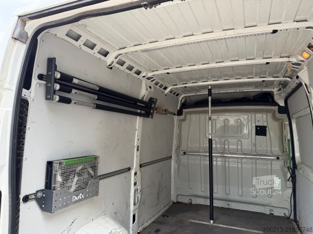 Furgone PEUGEOT Boxer Kasten Hochraum 335 L2H2 Pro Avantage Plus