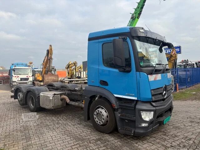 Шаси с кабина Mercedes-Benz Antos 2533