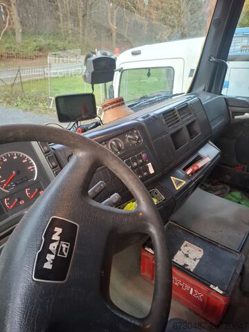 Tipper truck MAN TGA 18