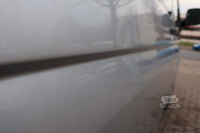Furgon blaszak VOLKSWAGEN T5 Klima / AHK / Scheckheft / 6 Gang FN: 234