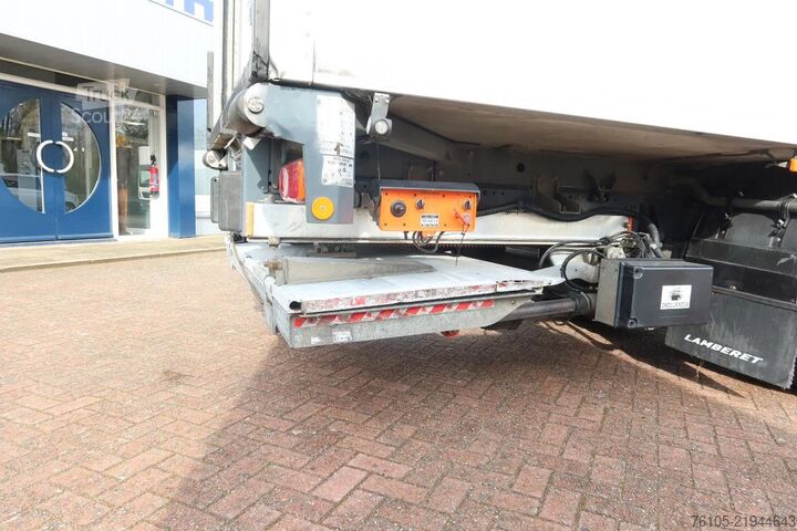 Gekoeld/bevroren transport DAF CF 320 Bak + Dhollandia 2000kg klep, Carrier Si...