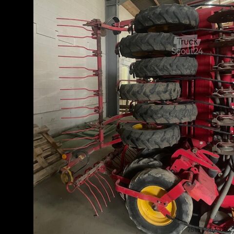 Tohum ekim makinesi Väderstad Rapid 600