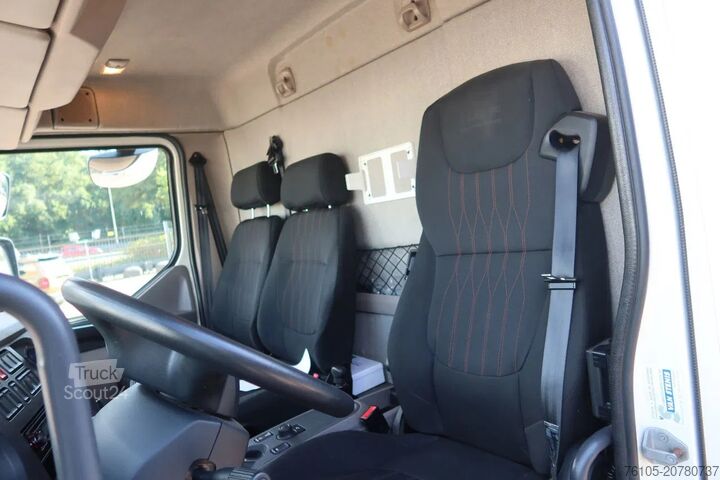 Kovček DAF LF 210 FA Bakwagen + Dhollandia 2000 kg klep ex...