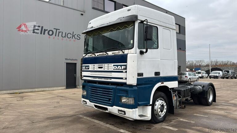 Tracteur standard DAF XF 95.380 (EURO 2 / MANUAL GEARBOX / BOITE MANU...