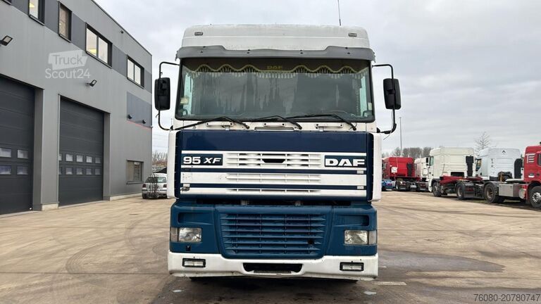 Tracteur standard DAF XF 95.380 (EURO 2 / MANUAL GEARBOX / BOITE MANU...