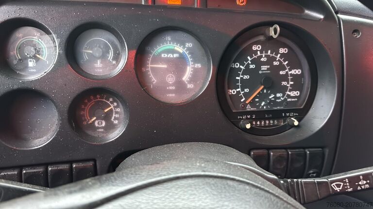 Tracteur standard DAF XF 95.380 (EURO 2 / MANUAL GEARBOX / BOITE MANU...