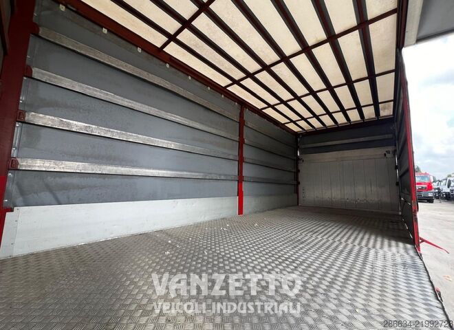 Tovorno vozilo s ravno platformo in ponjavo Iveco EUROCARGO 75E15