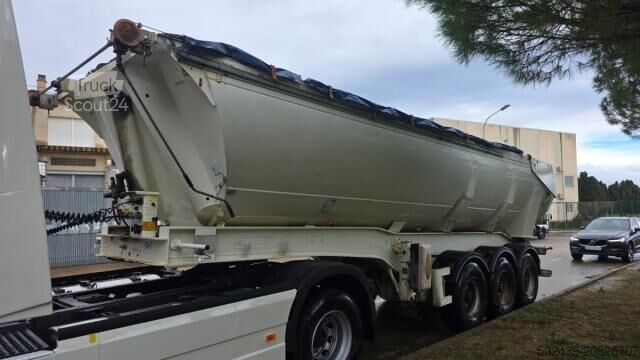 Sklopný návěs Benalu C34 CNS