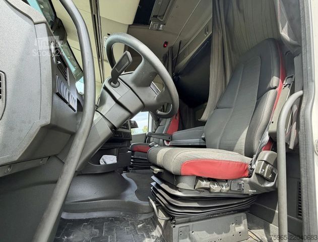 Standaard trekker VOLVO FH 13.460 EURO 6 ONLY 766.000 KM FULL SPOILER 2X
