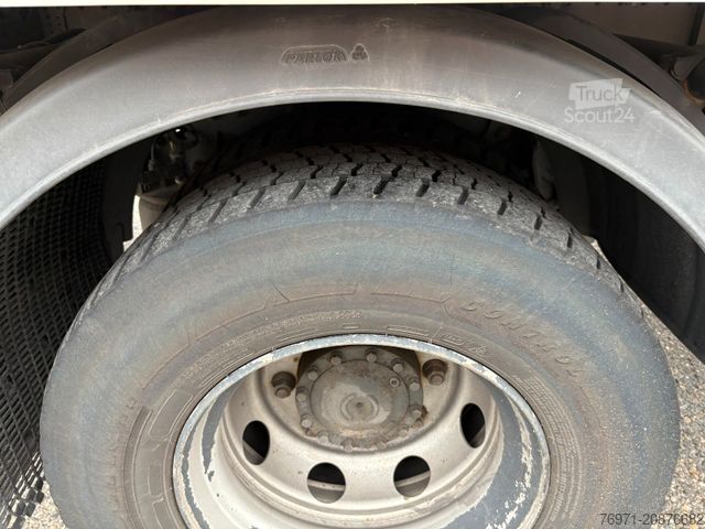 Chladený nákladný automobil RENAULT 16t Kühlkoffer 8m Lang