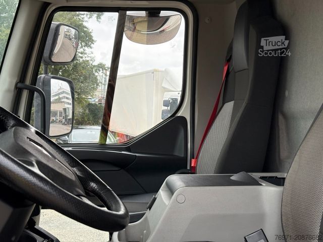 Chladený nákladný automobil RENAULT 16t  Kühlkoffer  8m Lang