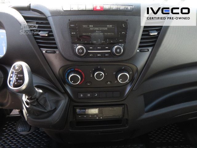 Dostavno vozilo s kesonom IVECO Daily 70C18HA8/P Koffer/LBW, Klima, NL 3228kg