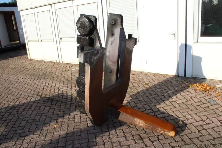 ذراع لفائف كالمر 16 طن  COIL BOOM Kalmar 16 Ton