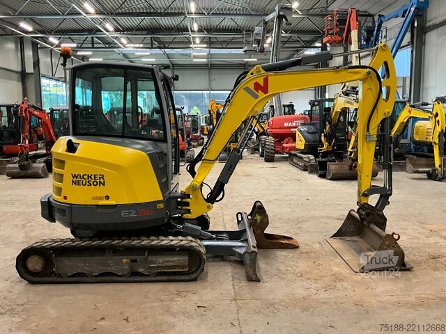Minibagr Neuson EZ 36