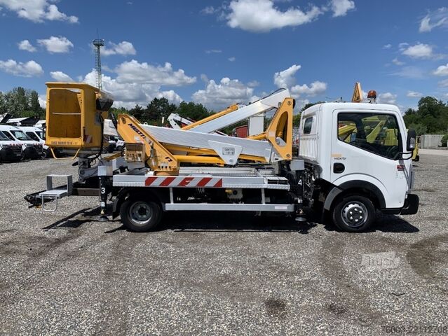 Fourgon tôlé Renault Maxity Multitel MX170 - 17 m