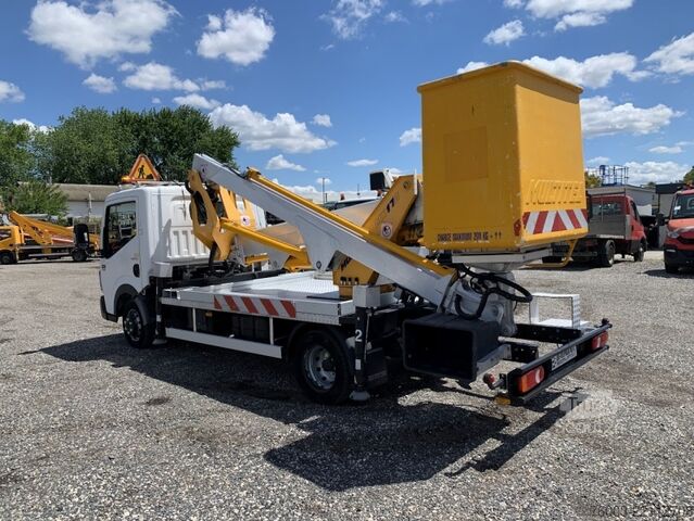 Fourgon tôlé Renault Maxity Multitel MX170 - 17 m