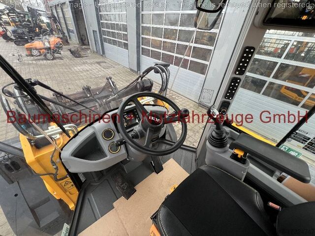 Radlader JCB 437 HT -Demo-