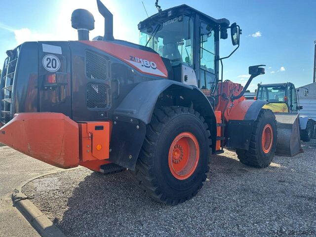 Hjullastare Hitachi ZW180-6